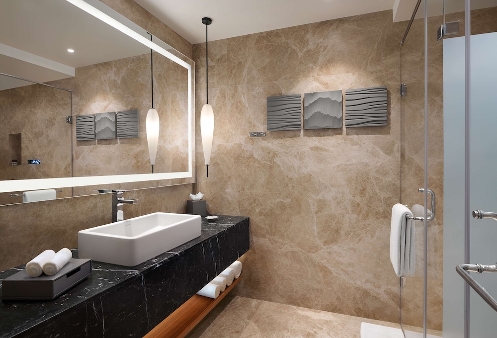 غرفة بسرير كينج، Hyatt Regency Dehradun Resort And Spa 2/2