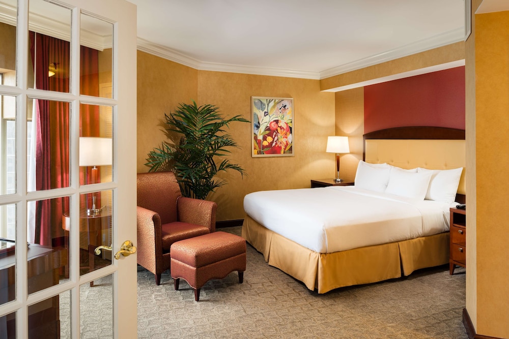 Hilton Charlotte Uptown (ex Hilton Charlotte Center City) 17/82