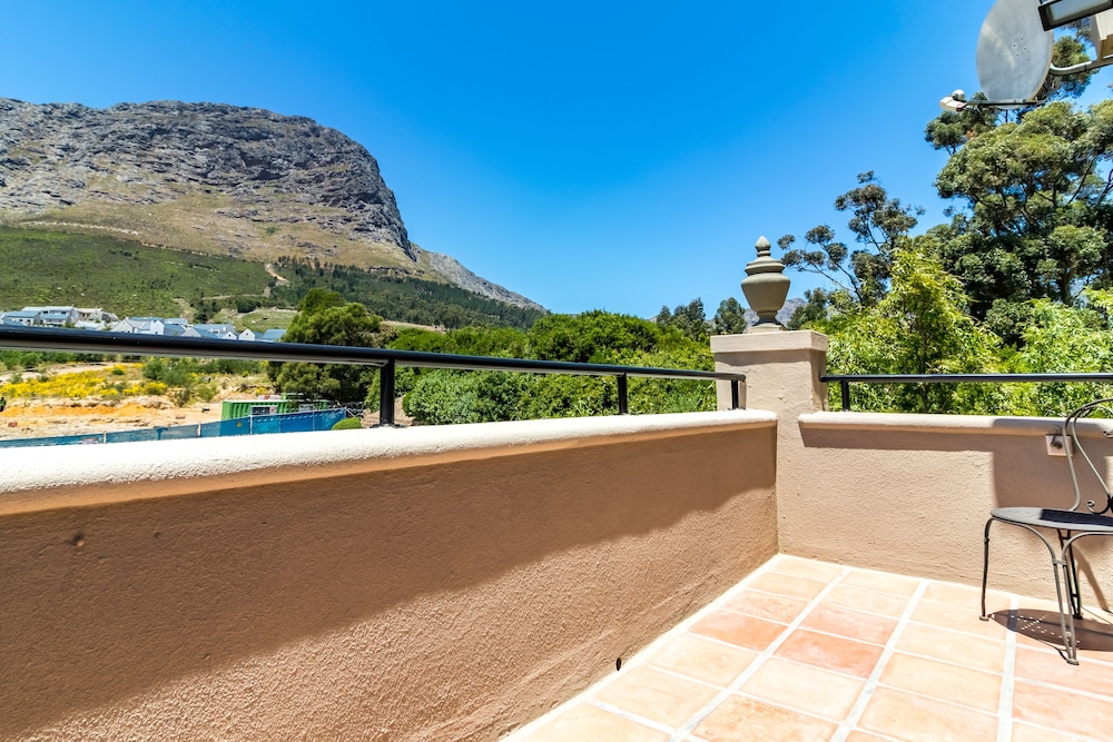 L Ermitage Franschhoek Chateau Villas 10/52