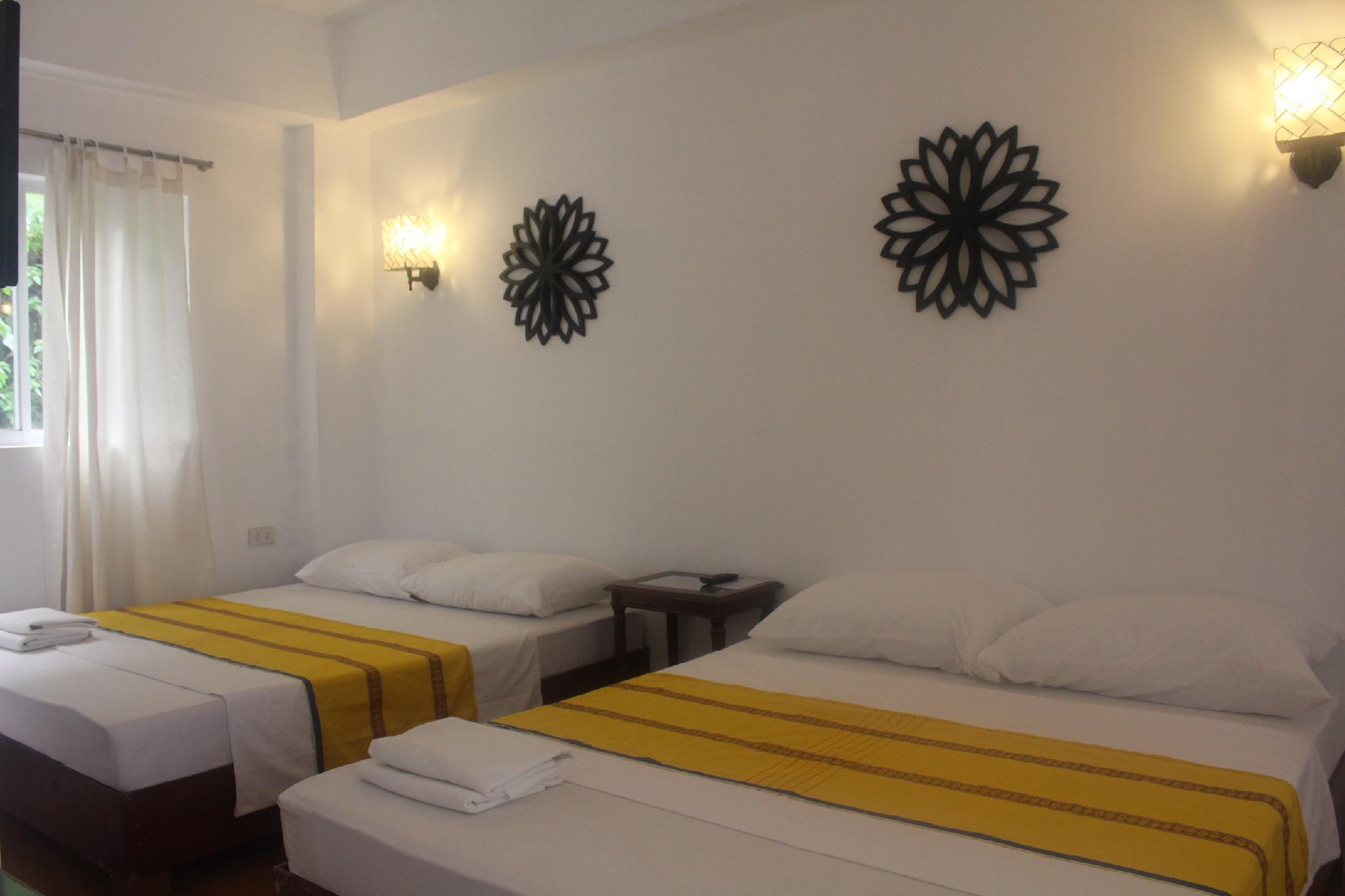 Family, Single Bed, 2 Queen Beds