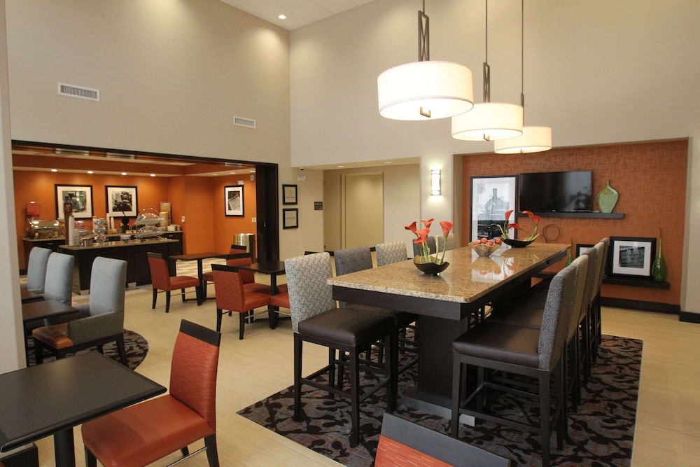 Hampton Inn Suites Seneca Clemson Area Sc 55/74