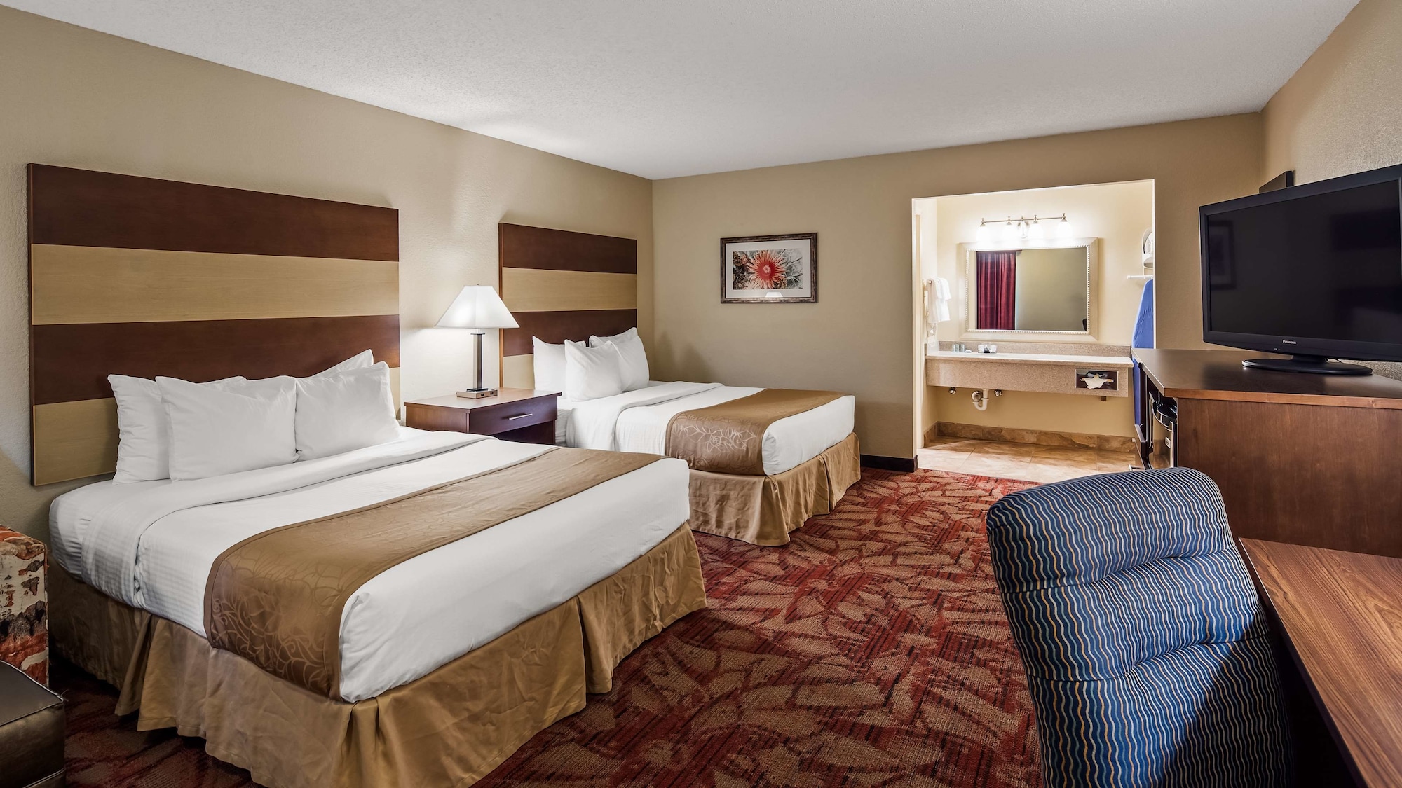 غرفة قياسية كبيرة بسريرين كوين بإطلالة على الفناء، Best Western Pine Springs Inn 2/10