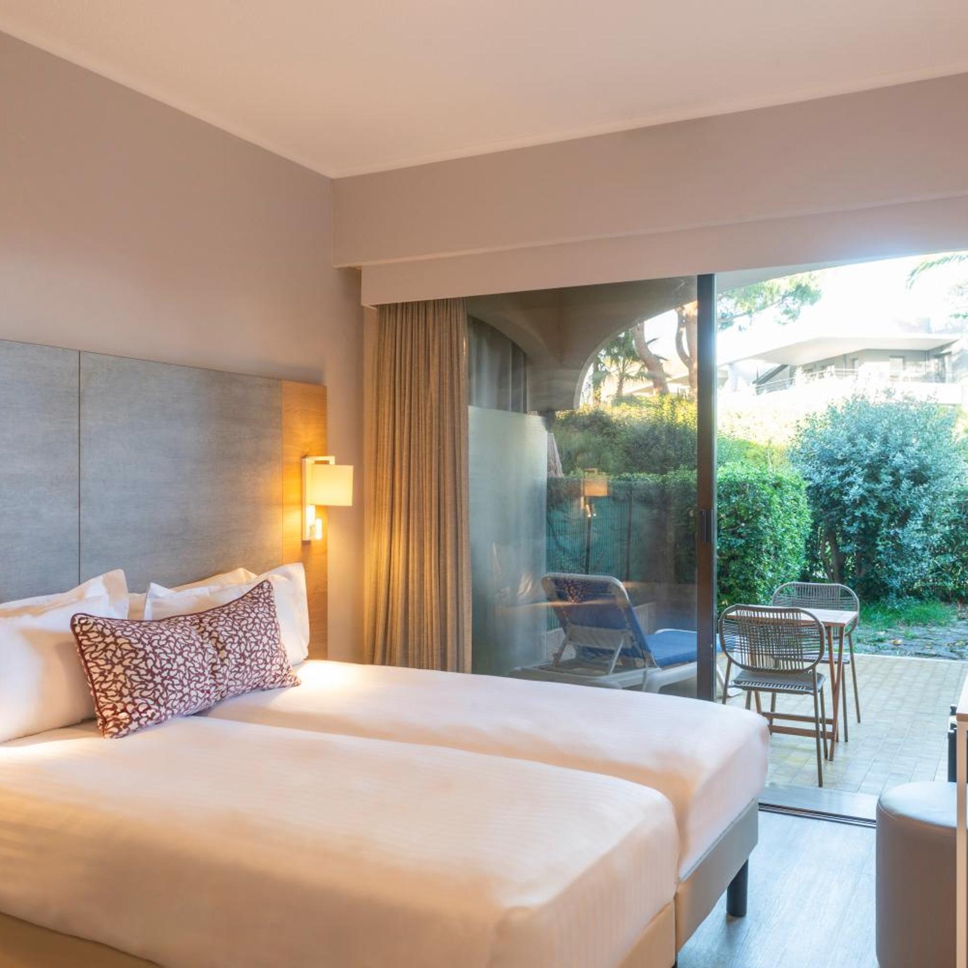Room, Single Bed, Private Garden