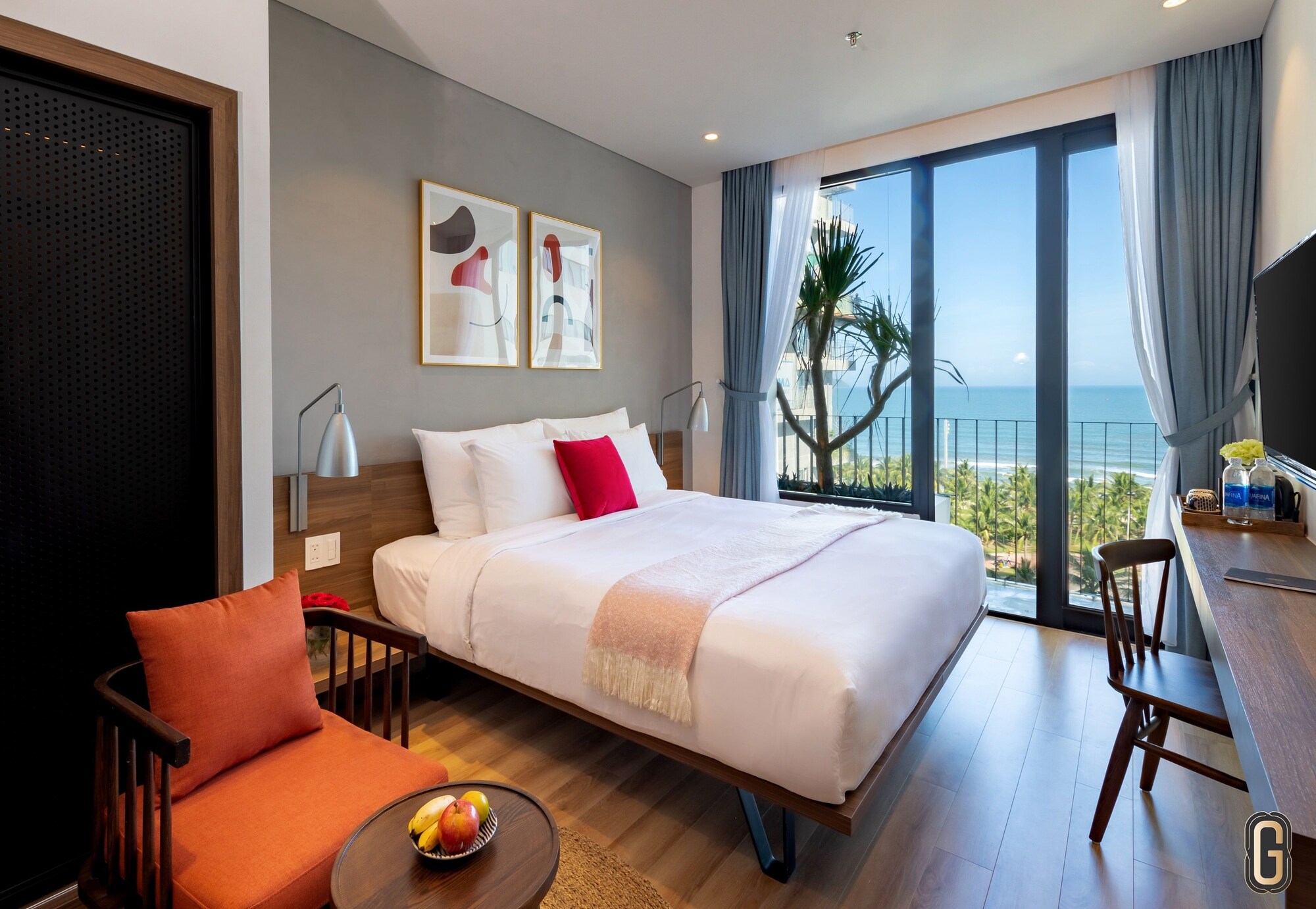 DELUXE, DOUBLE BED, SEA VIEW