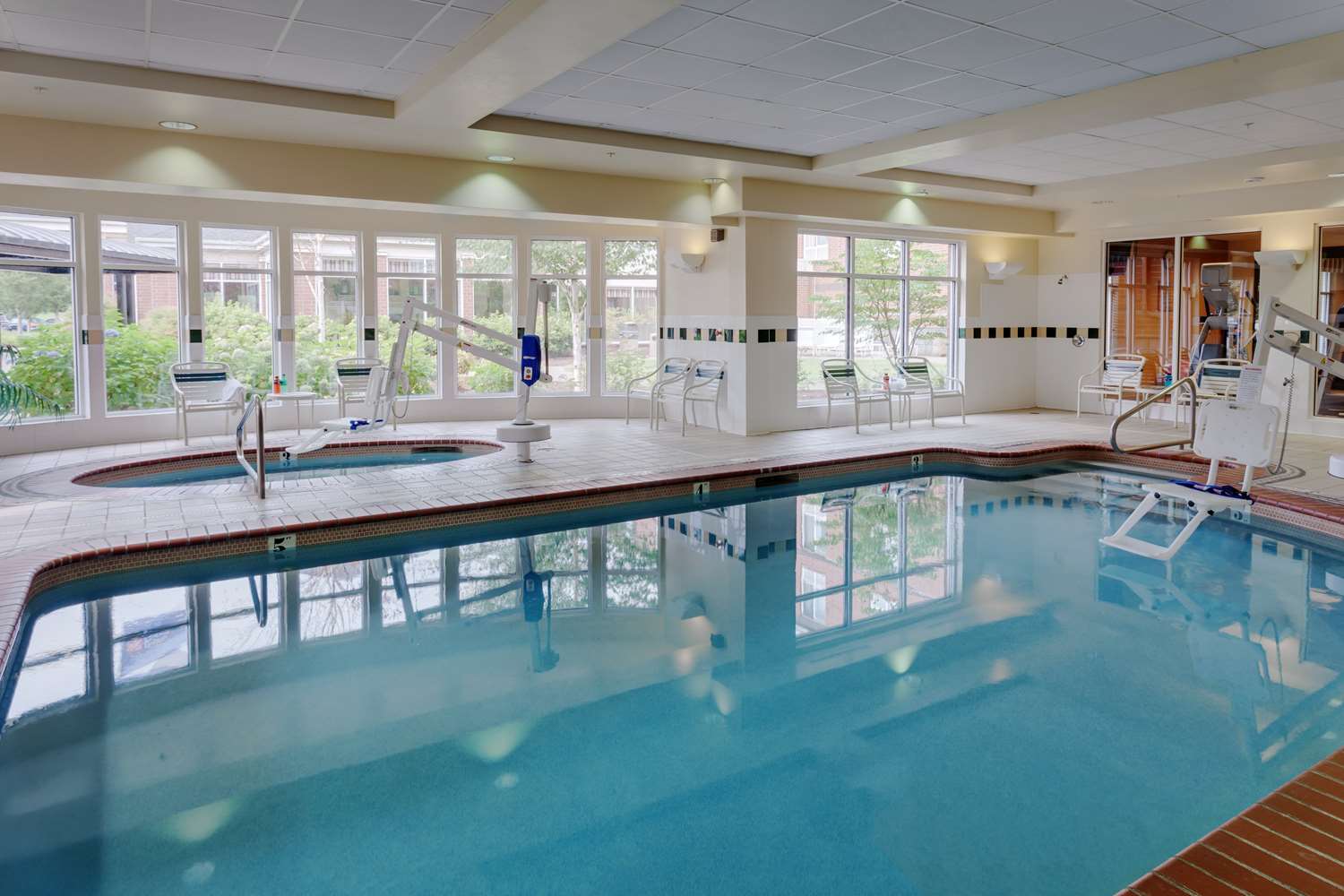 swimming pool spa