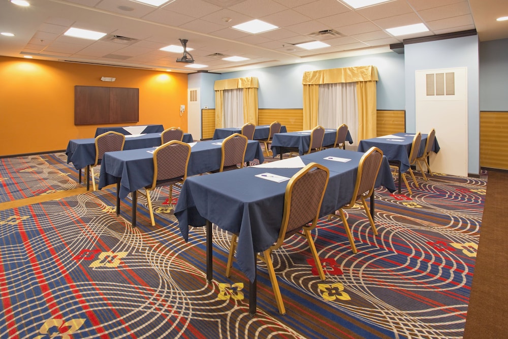 Holiday Inn Express Hotel And Suites Denver North Thornton 58/69