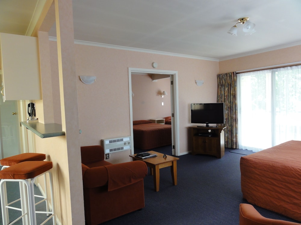 Parklands Motor Lodge 44/65