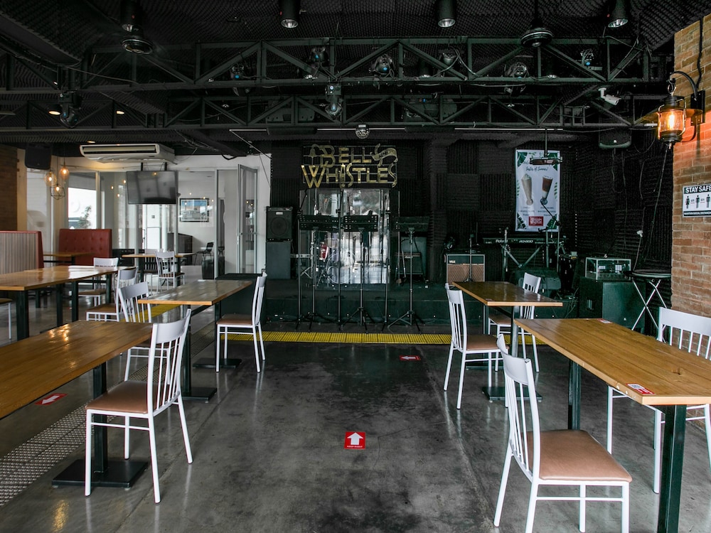 Capital O 642 The Junction Tagaytay 28/29