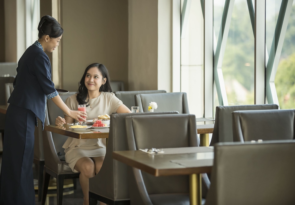 Swiss-Belhotel Bogor 42/63