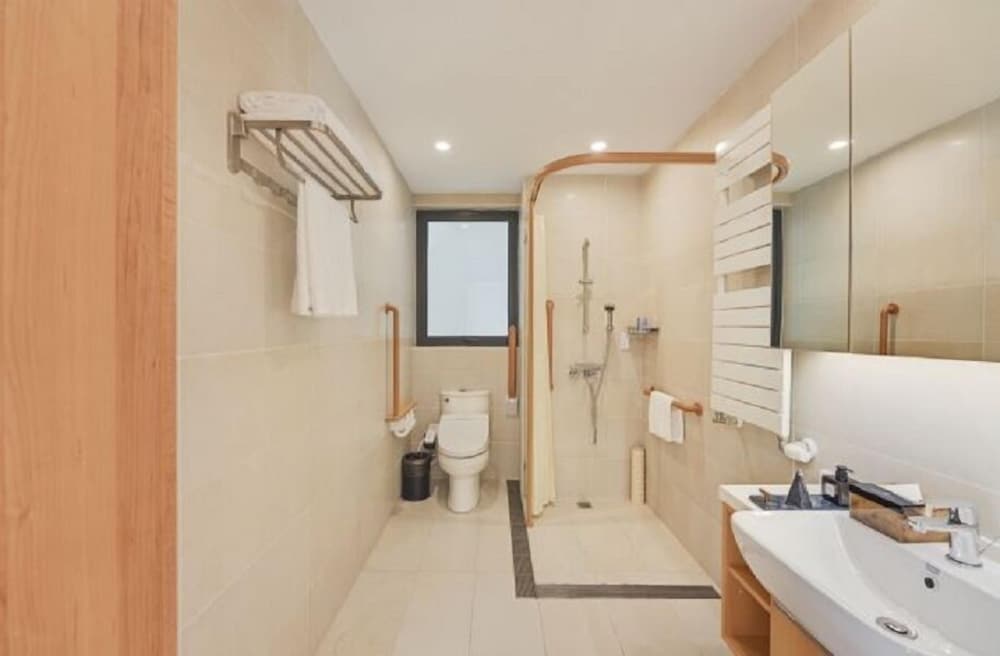 Green Court Place Jin Qiao Middle Ring Shanghai 44/50