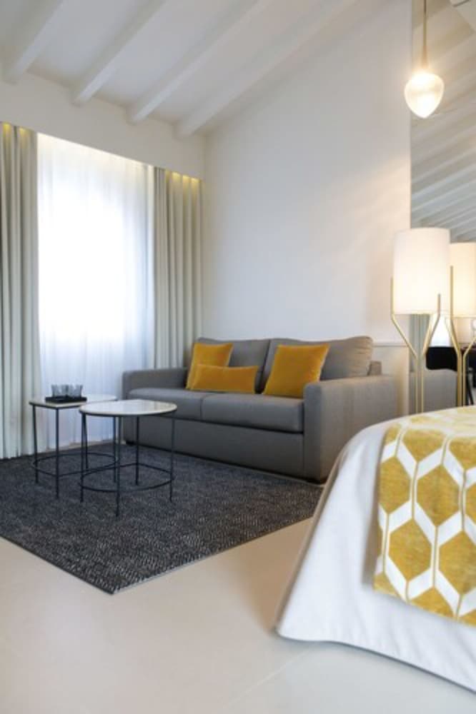 Hotel Genovese 17/70