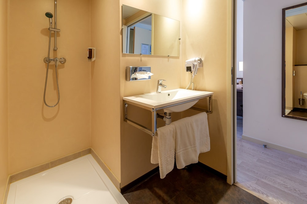 Hotel Terminus Saint Charles 48/54