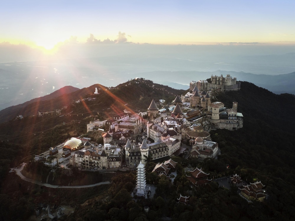 Mercure Danang French Village Bana Hills 69/73