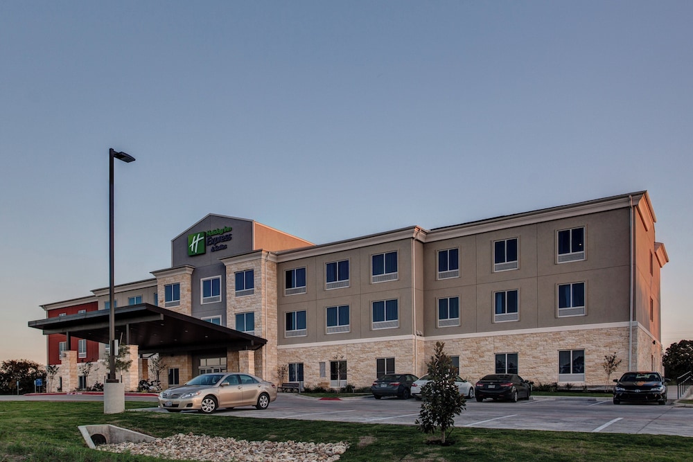 Holiday Inn Express & Suites Gatesville N. Ft Hood 2/65