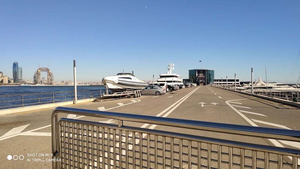 YACHT CLUB 26/27