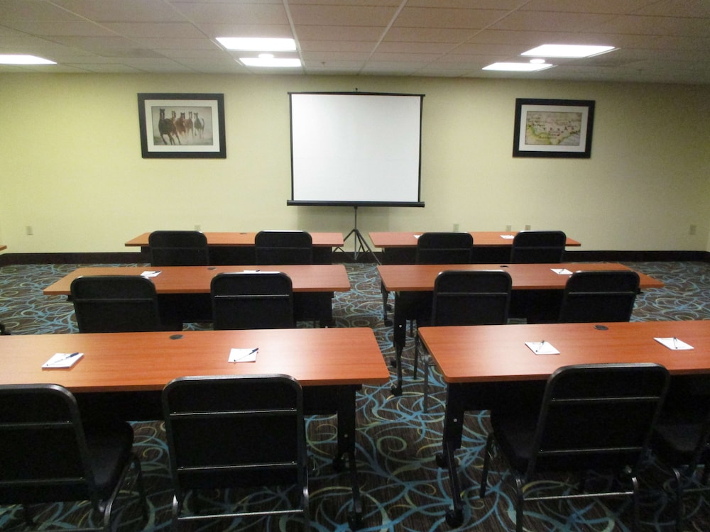 Days Inn & Suites by Wyndham Sam Houston Tollway 38/50