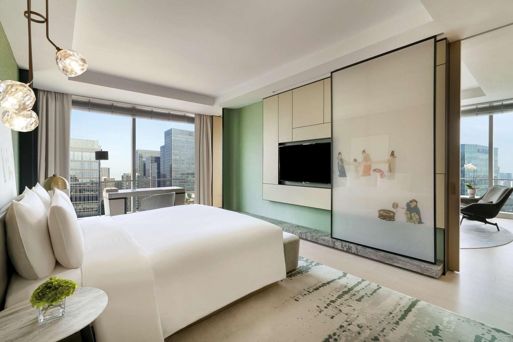 Executive, Suite