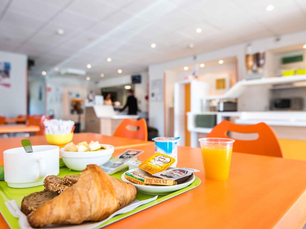 Ibis Budget Amberieu En Bugey Chateau Gaillard 27/36