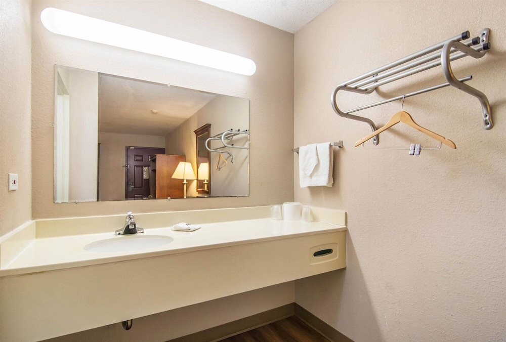 Motel6 Alsip, IL 57/58