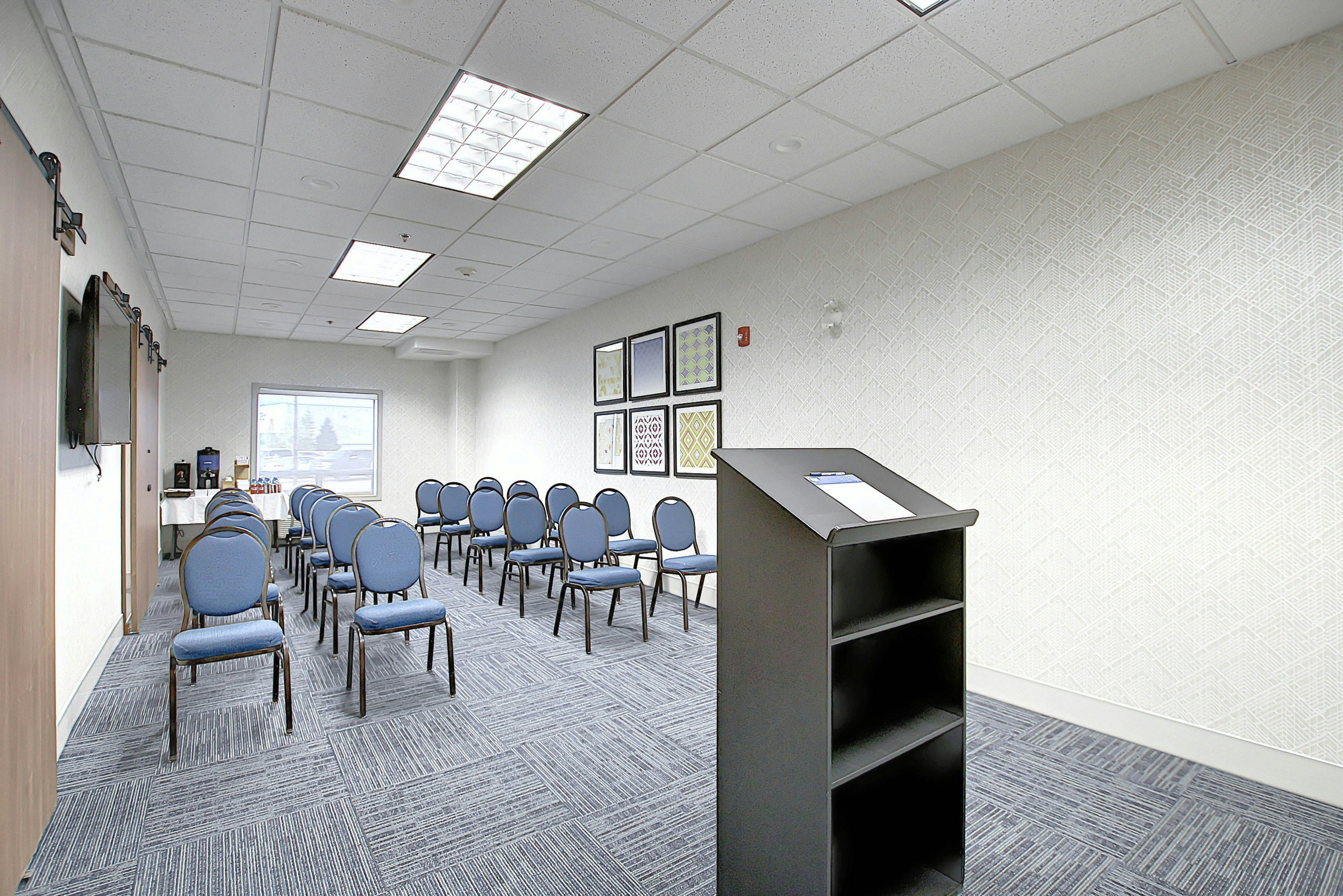Holiday Inn Express Hotel Suites Airport Calgary 48/52