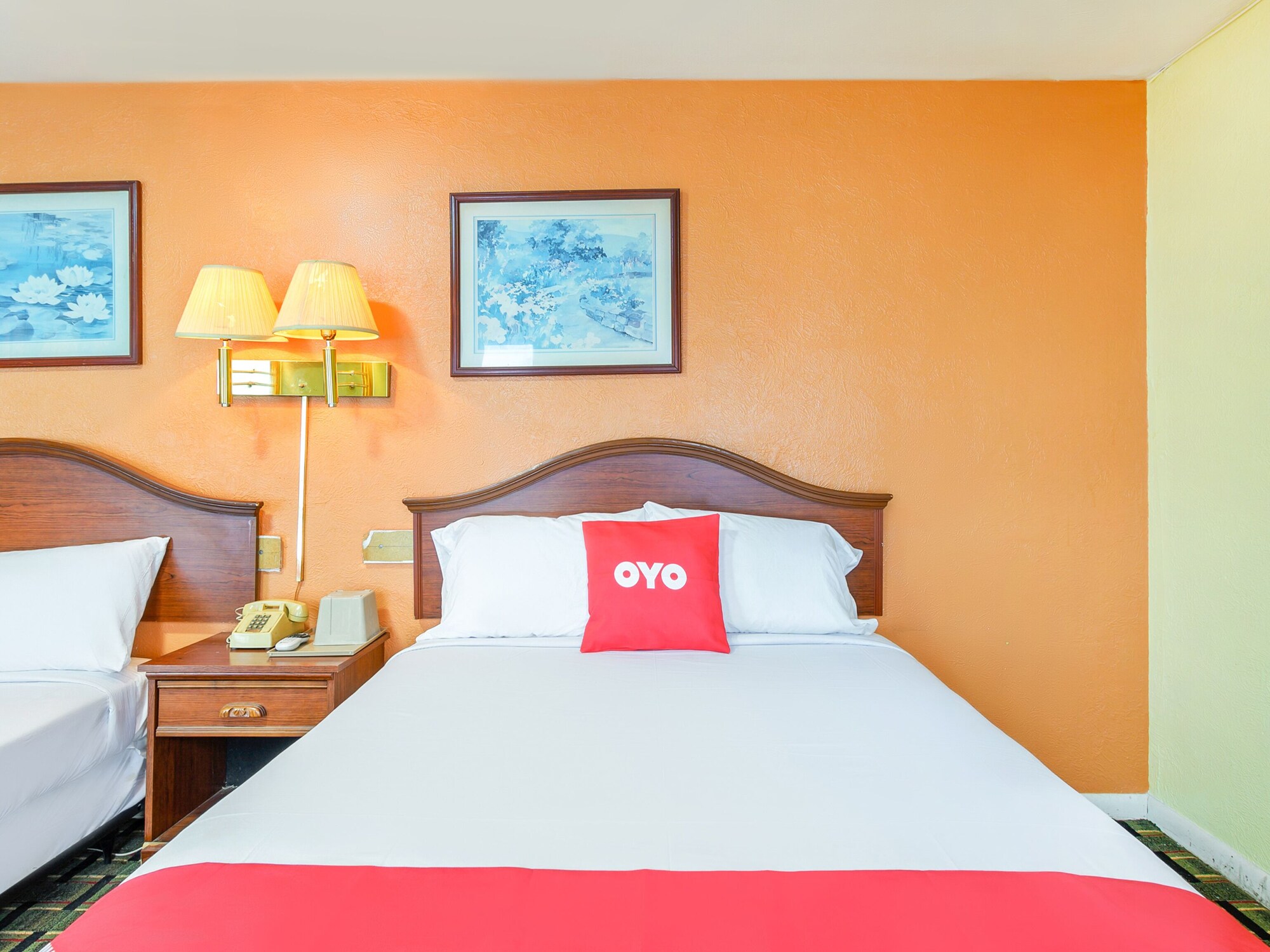 غرفة بسريرين مزدوجين، OYO Hotel Downtown Peoria I-74 7/10