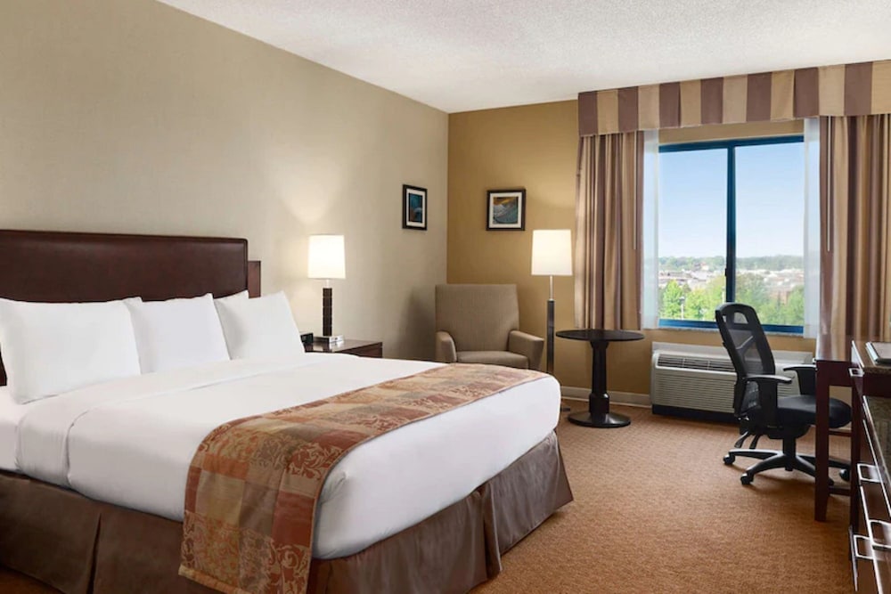 Delta Hotels by Marriott Toledo 6/50