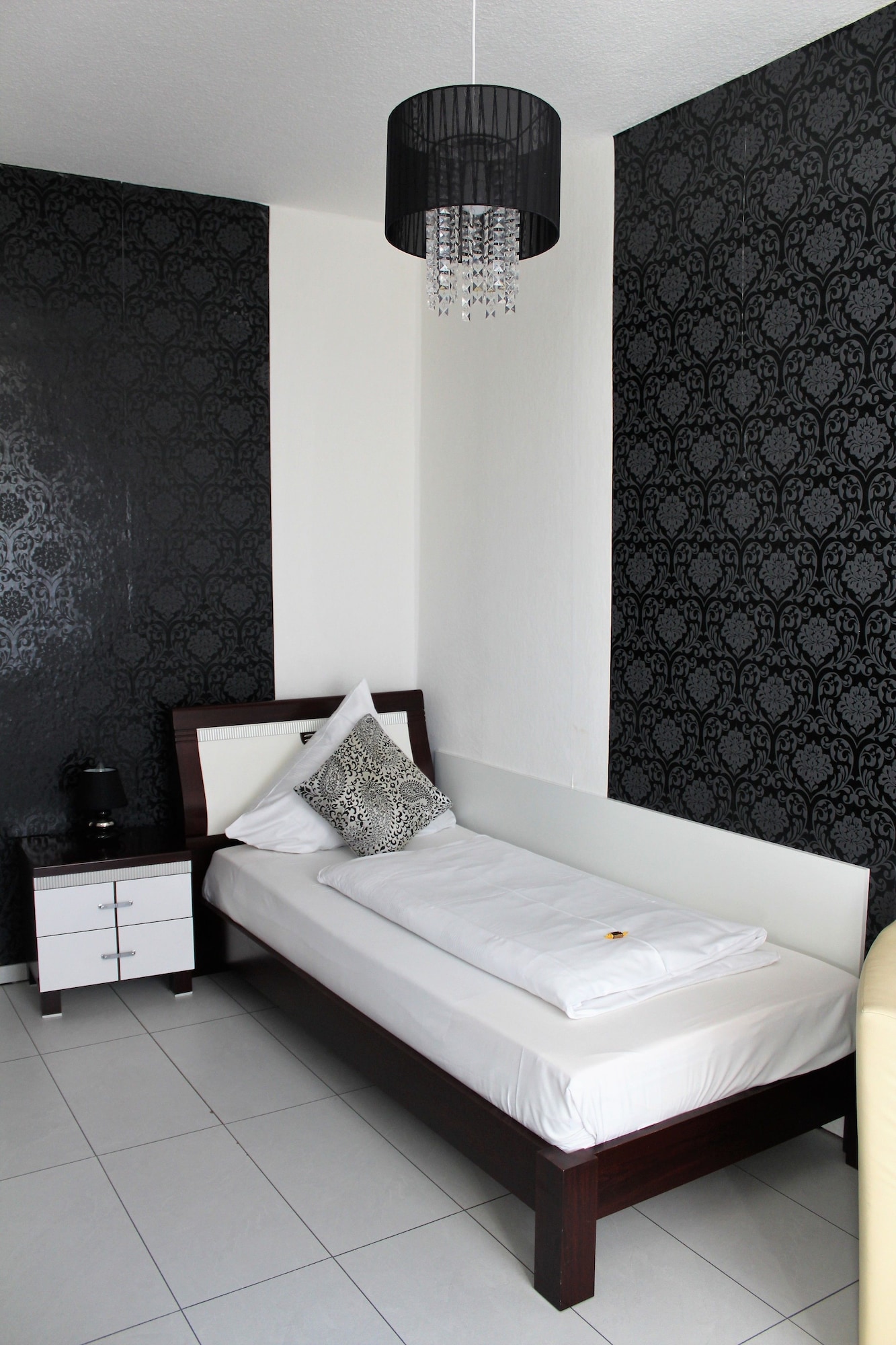 ROOM, TRIPLE