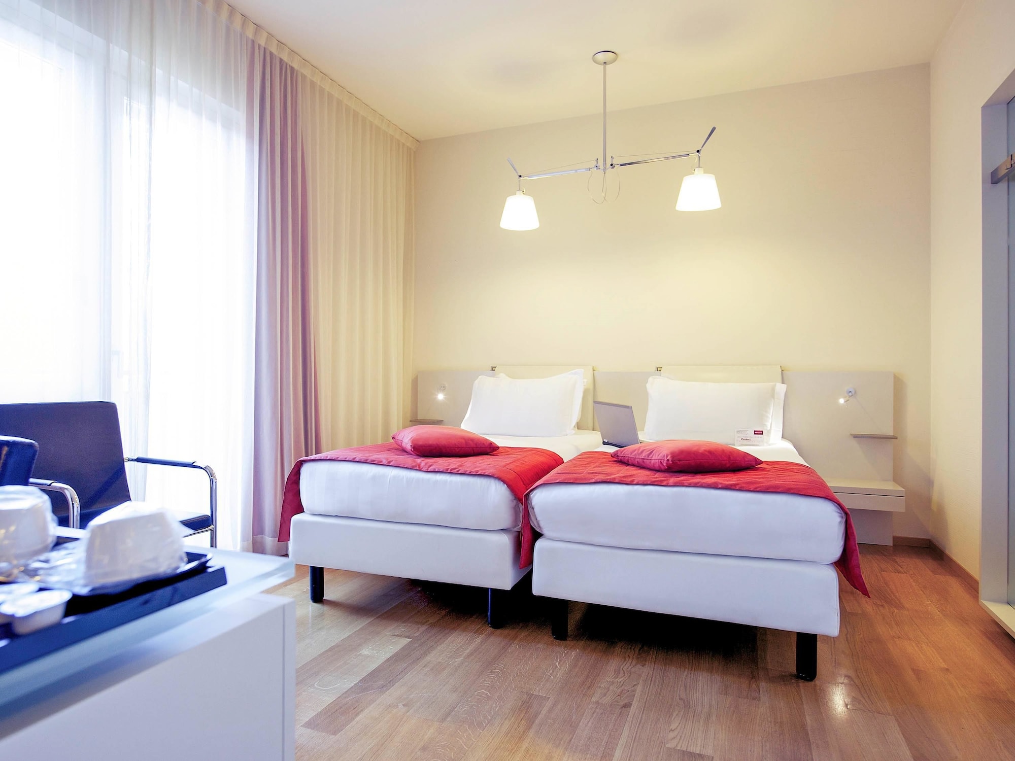 CLASSIC, TWIN BEDS