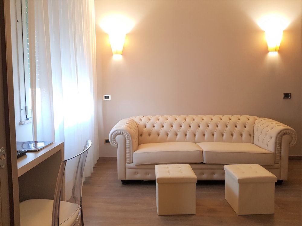 Astra Hotel 41/51