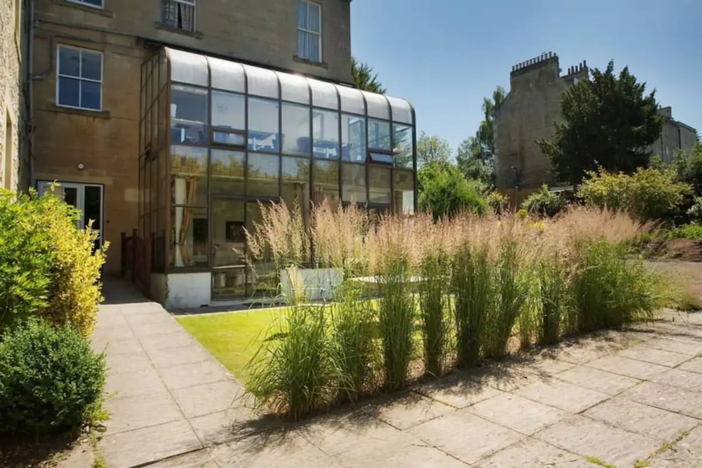 Wentworth House Guest House 2/69