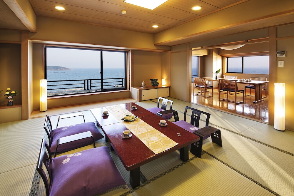 Ryugu Hotel 41/68