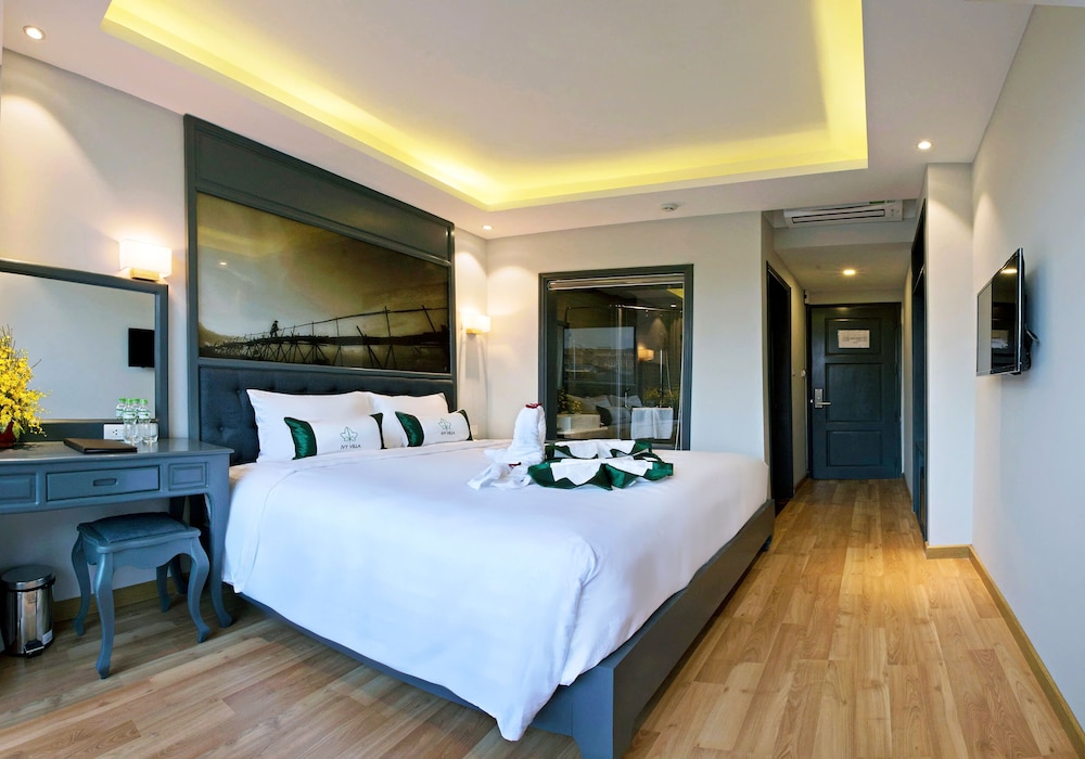 Ivy Villa 17/49