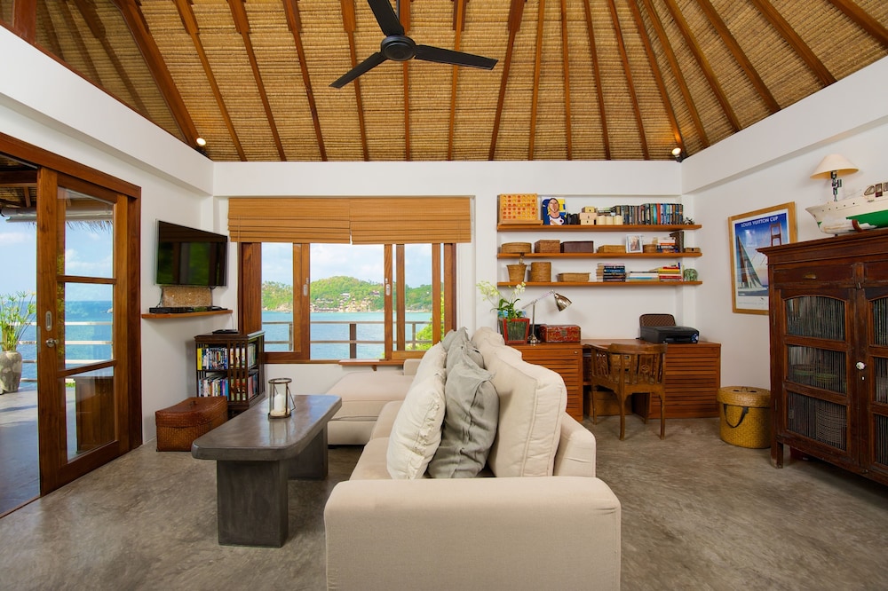 Cape Shark Pool Villas 24/50