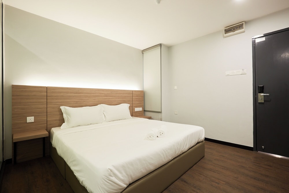 RM Hotel Muar 83/118