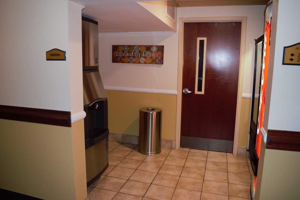Best Western Plus Strawberry Inn & Suites 30/31