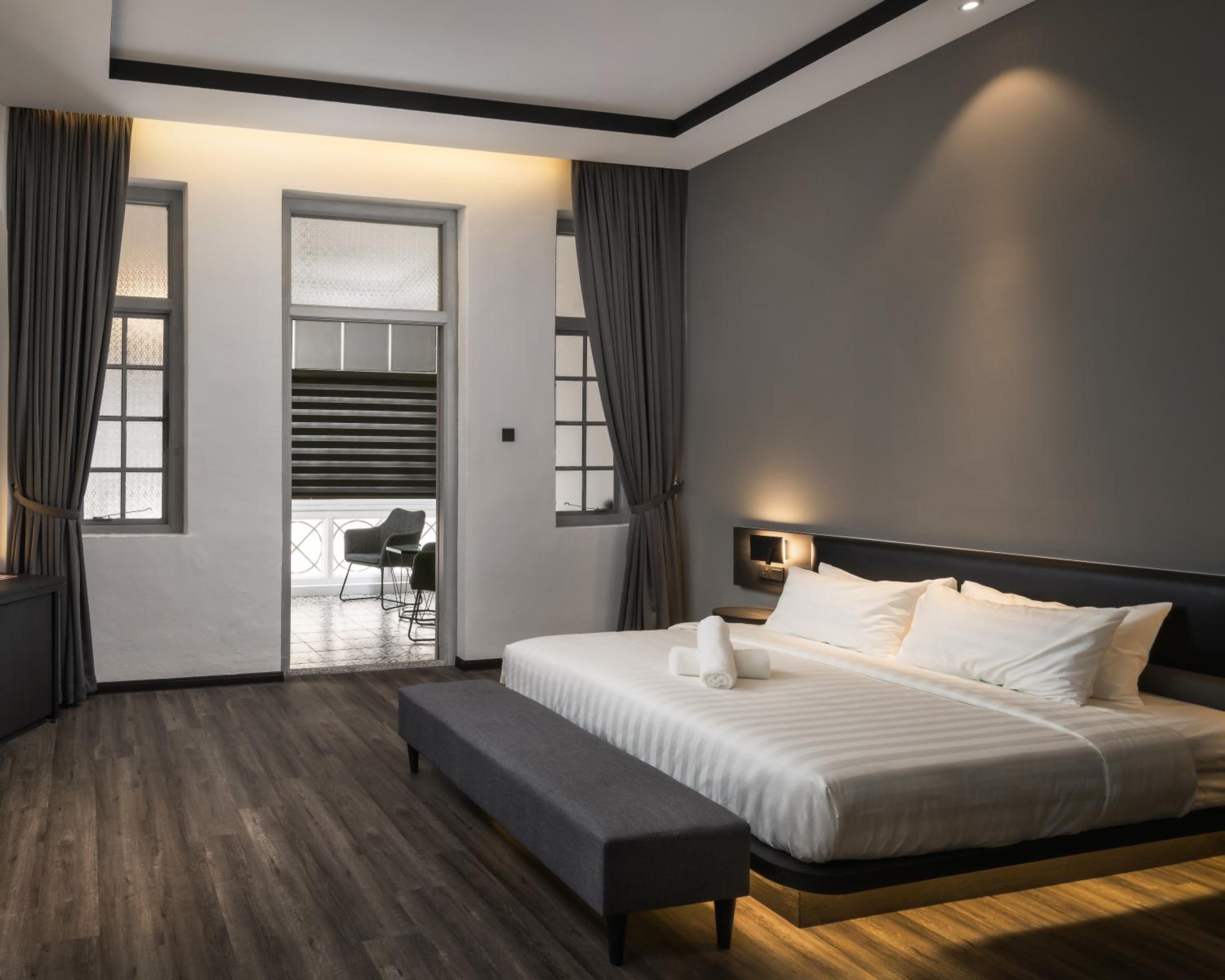 جناح بريميوم بسرير كينج بحوض استحمام، Modern Hotel Georgetown 2/8
