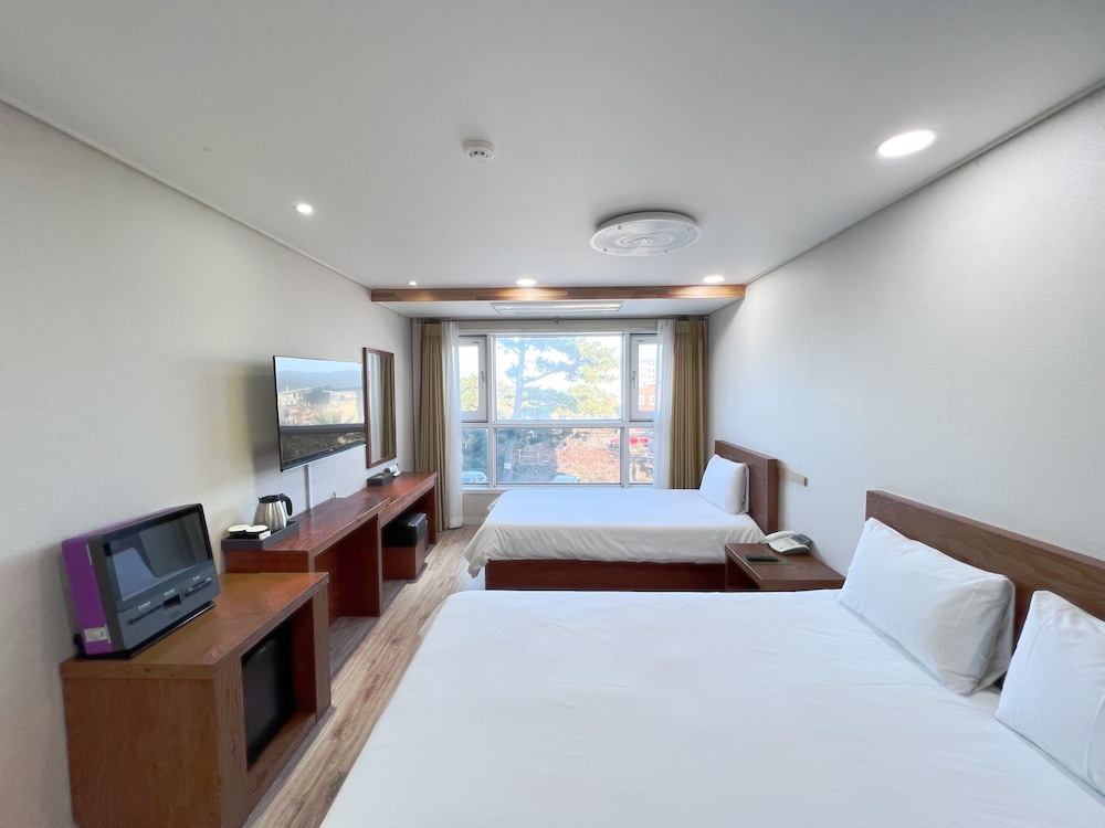 Hotel Sweet Castle Jeju ex Hotel Best One 11/60