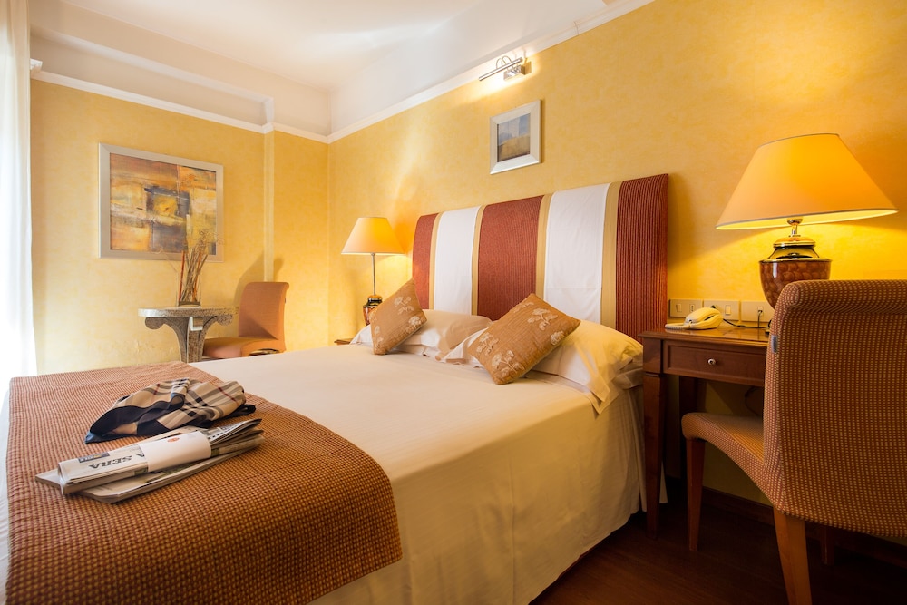 CLASSIC, DOUBLE OR TWIN BED