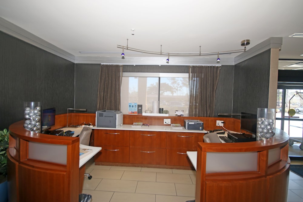 SpringHill Suites Charleston North/Ashley Phosphate 42/46