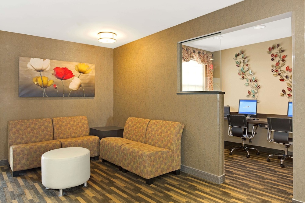 Hawthorn Extended Stay by Wyndham Cincinnati/Sharonville 7/24