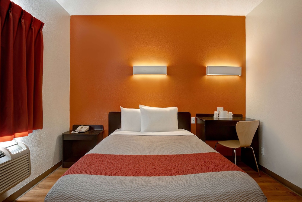 Motel6 Gilroy, CA 43/56