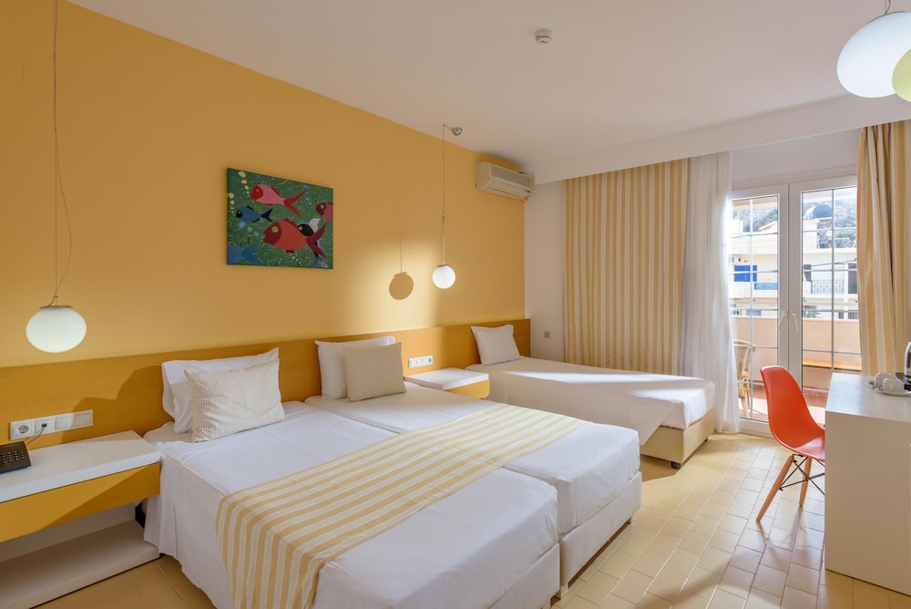 ROOM, TRIPLE