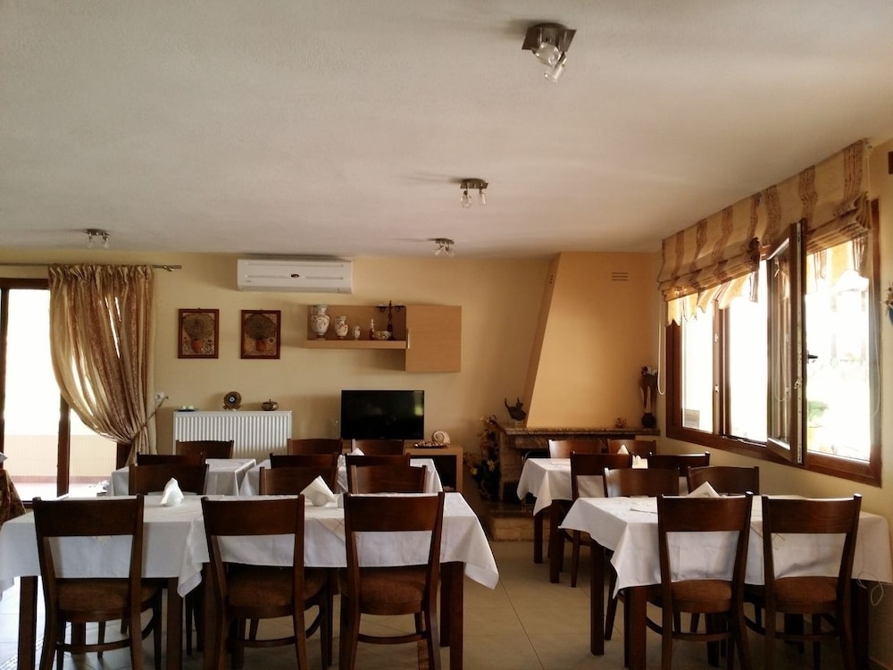 Meltemi Rooms 8/20