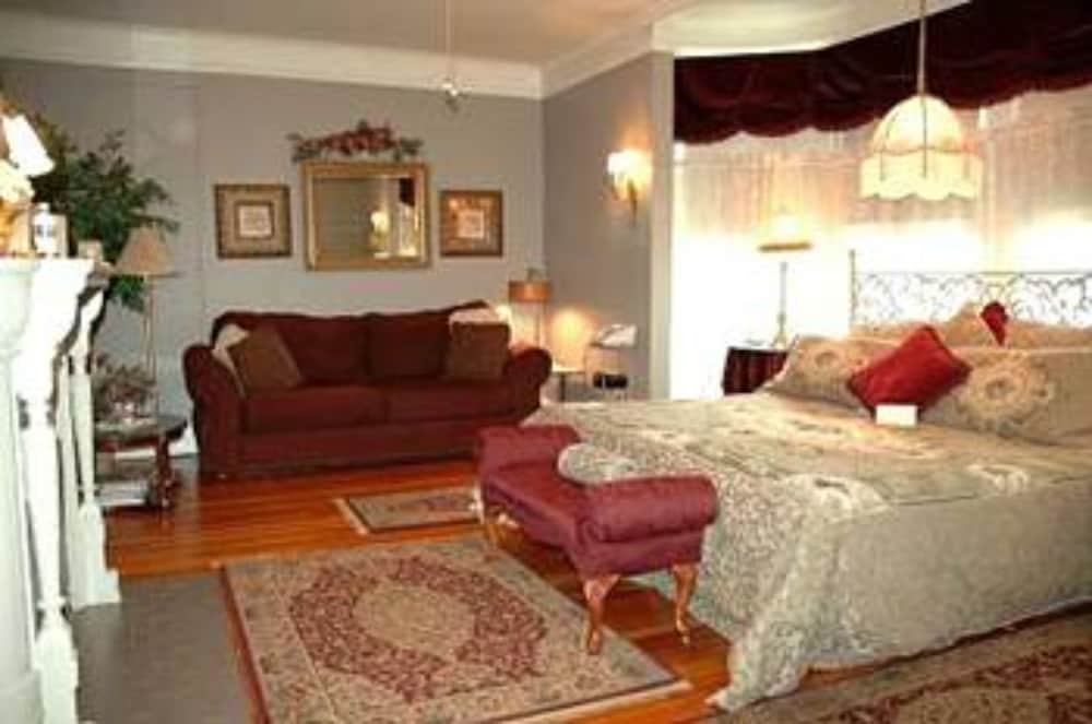 Oliver Inn Bed and Breakfast 42/54