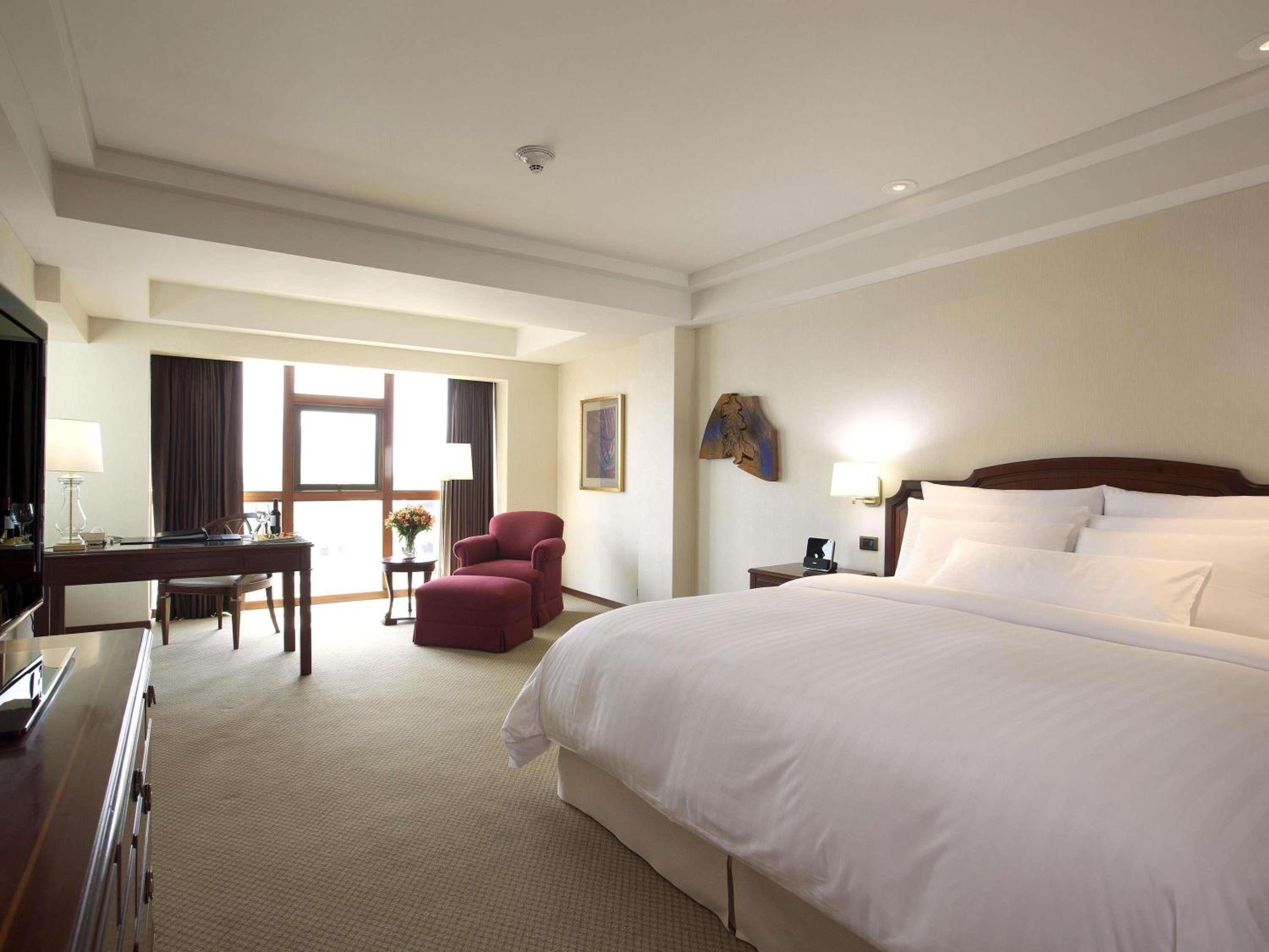 Swiss, Executive, King Bed, High Floor