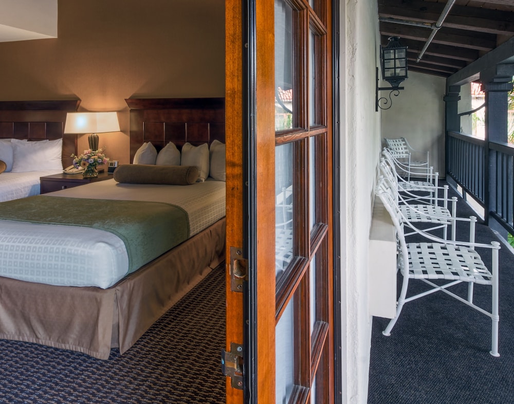 Best Western Plus Carpinteria Inn 17/42
