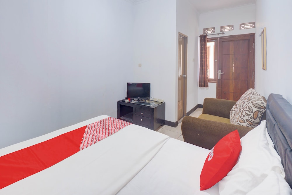Hotel O Puncak Bogor Near Taman Safari Formerly Hotel Satya Luhur 30/50