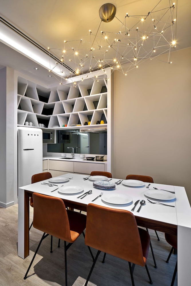 YOTEL Singapore, Select by Hilton 37/49