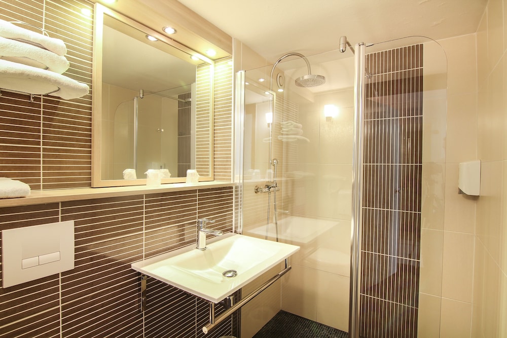 Hotel Inn Design Sable Sur Sarthe Resto Novo 47/50