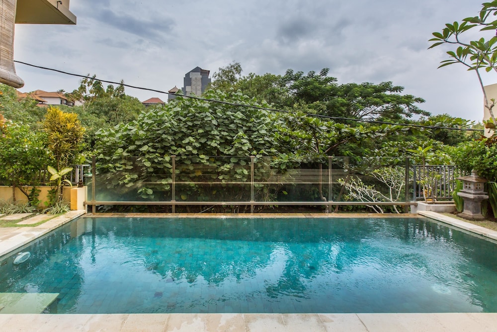 The Reika Villa 5/69